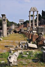 Roman Forum mit Titusbogen