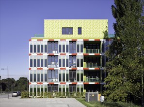 BIQ residential building with photosynthesis facade for the production of energy