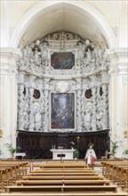 Chancel and apse with the main altar by Giuseppe Cino