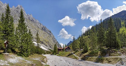 Hollental valley with old Hollentalanger Hut