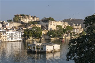 City Palace of the Maharaja with historic centre on Lake Pichola