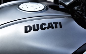 Fuel tank with the inscription Ducati