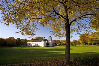 Scloss Martfeld Castle in autumn