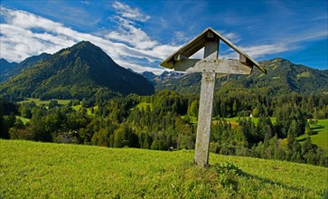 Wayside cross in Oytal valley
