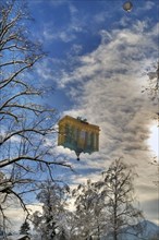 Hot-air balloon shaped like the Brandenburg Gate