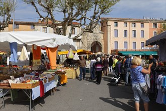 Market in Apt city