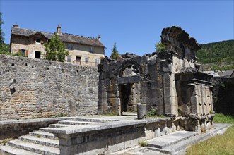 The Roman mausoleum Lanuejols