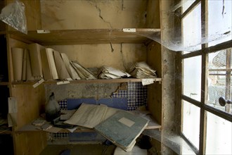 Derelict shelf