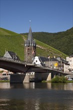 District of Bernkastel with the former Wachturm watchtower and current tower of the Parish Church of St. Michael
