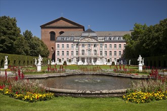 Electoral Palace with the park