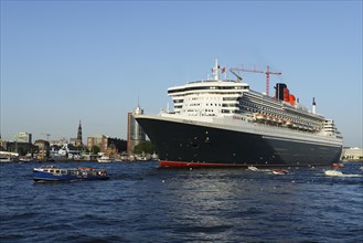 RMS Queen Mary 2 during Hamburg Cruise Days