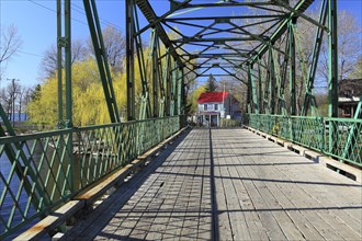 Old bridge in Lery