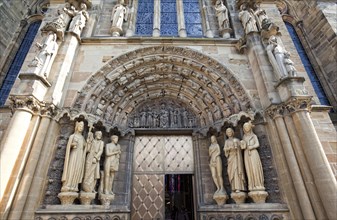 Restored statues at the entrance of Liebfrauenkirche church