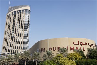 Dubai Mall shopping centre in front of the highrise-building The Address