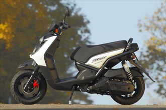 Yamaha BWs 125 motor scooter