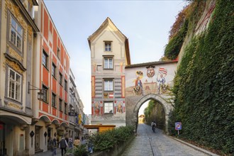 Unteres Burgtor gate