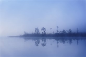 Early morning on lake Offensee