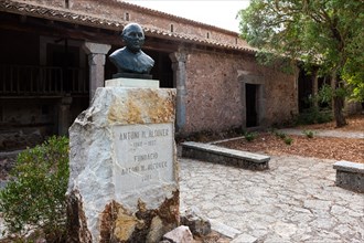 Monument to Antoni M. Algover