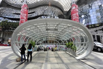 Entrance to the MRT train in front of the Ion Orchard shopping centre
