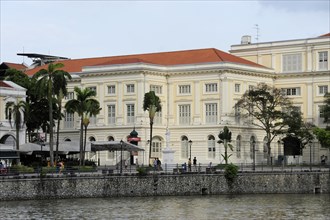 Asian Civilisation Museum and Raffles Landing Site on the Singapore River