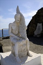 Daedalus statue