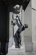 Brunnenbuberl statue