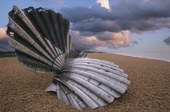 Maggie Hambling shell sculpture to those who drowned at sea