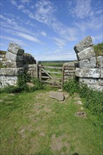 Gate with a stonearch