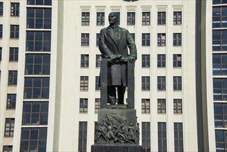 Lenin statue in front of the House of Representatives of Belarus on Nezalezhnasti Independence Square