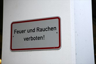 Sign 'Feuer und Rauchen verboten'