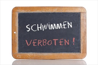 Old school blackboard with the words SCHWIMMEN VERBOTEN!