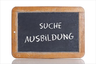 Old school blackboard with the words SUCHE AUSBILDUNG
