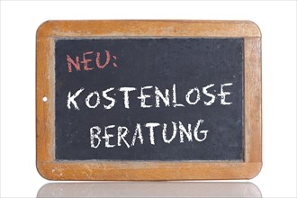 Old school blackboard with the words NEU: KOSTENLOSE BERATUNG