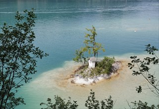Ochsenkreuz shrine on small island in Lake Wolfgangsee