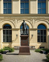 Entrance to the office of the Humboldt Graduate School of Social Scienes in Luisenstrasse
