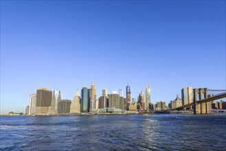 View from Pier 1 over the East River to the skyline of Manhattan