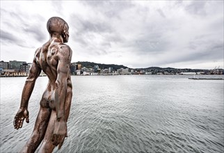 Sculpture Solace of the Wind in the Harbour