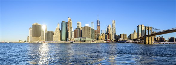 View from Pier 1 over the East River to the skyline of Manhattan