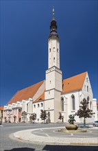Monastery church and monastery square with Marktweiber fountain