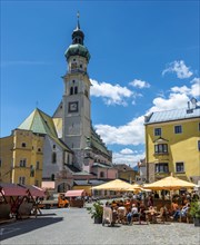 Market square and Parish Church St. Nikolaus