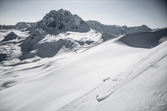 Heli Snowboarding in the Himalaya