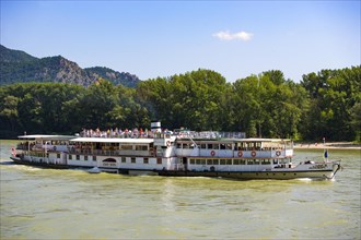 Excursion boat on the Danube in the Wachau