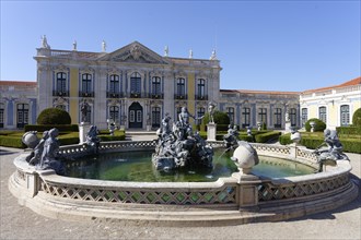 Palacio Nacional de Queluz with fountain
