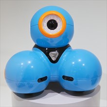 Dash learning robot and game robot