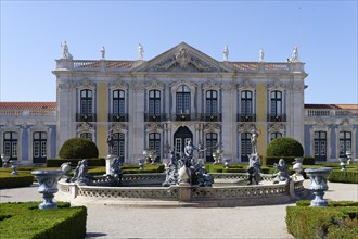 Palacio Nacional de Queluz with fountain and baroque garden