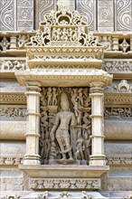 Sculptures on the walls of Lakshmana Temple