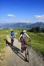 Mountain bikers on the south side of the Hohe Salve at the Salvensee