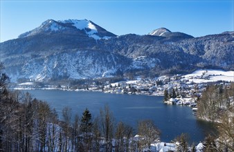 Sankt Gilgen on Lake Wolfgang with the Zwoelferhorn