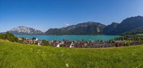 View to the Attersee with Hoellengebirge