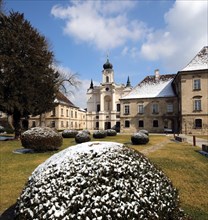 Raitenhaslach monastery in winter